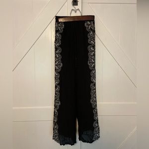 Francesca’s flowy pants with built in shorts